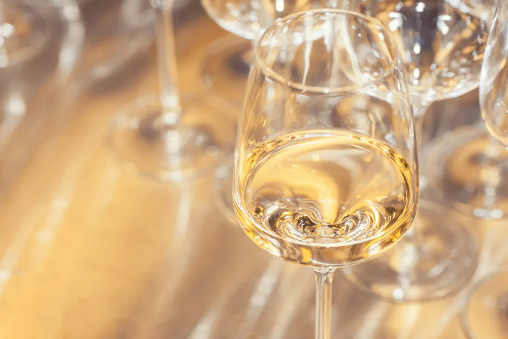 Gewurztraminer vs Riesling: Key Differences Guide 3 riesling vineyard wine region