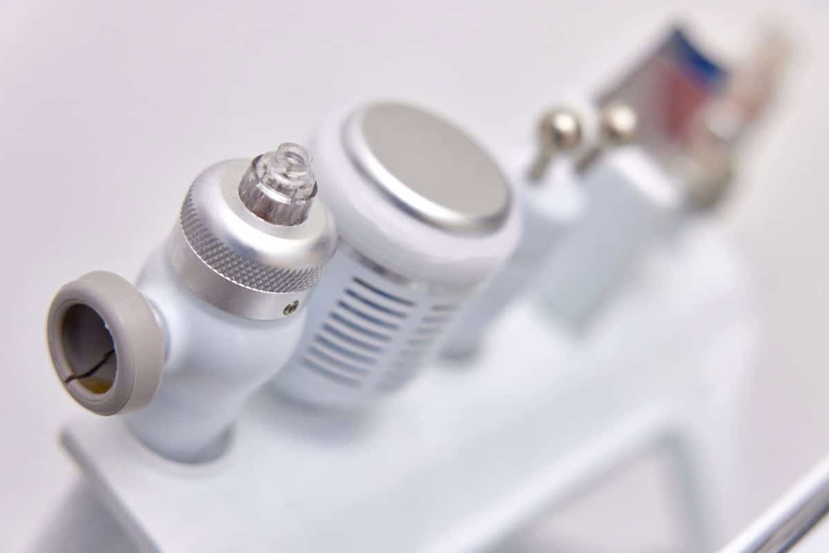 DiamondGlow vs HydraFacial: Is Diamond Glow Facial Better