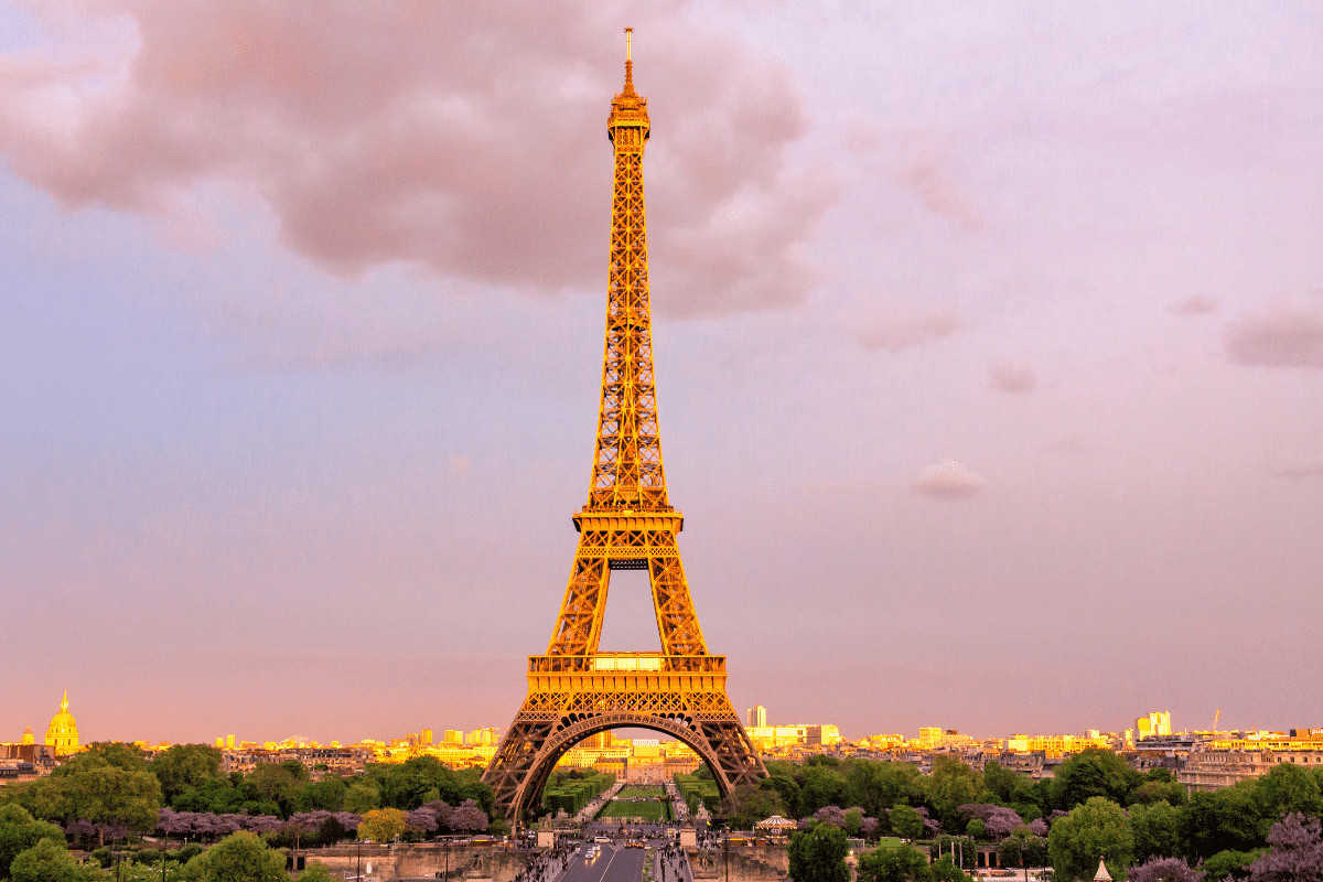 What Language Do They Speak in Paris? Tips on French