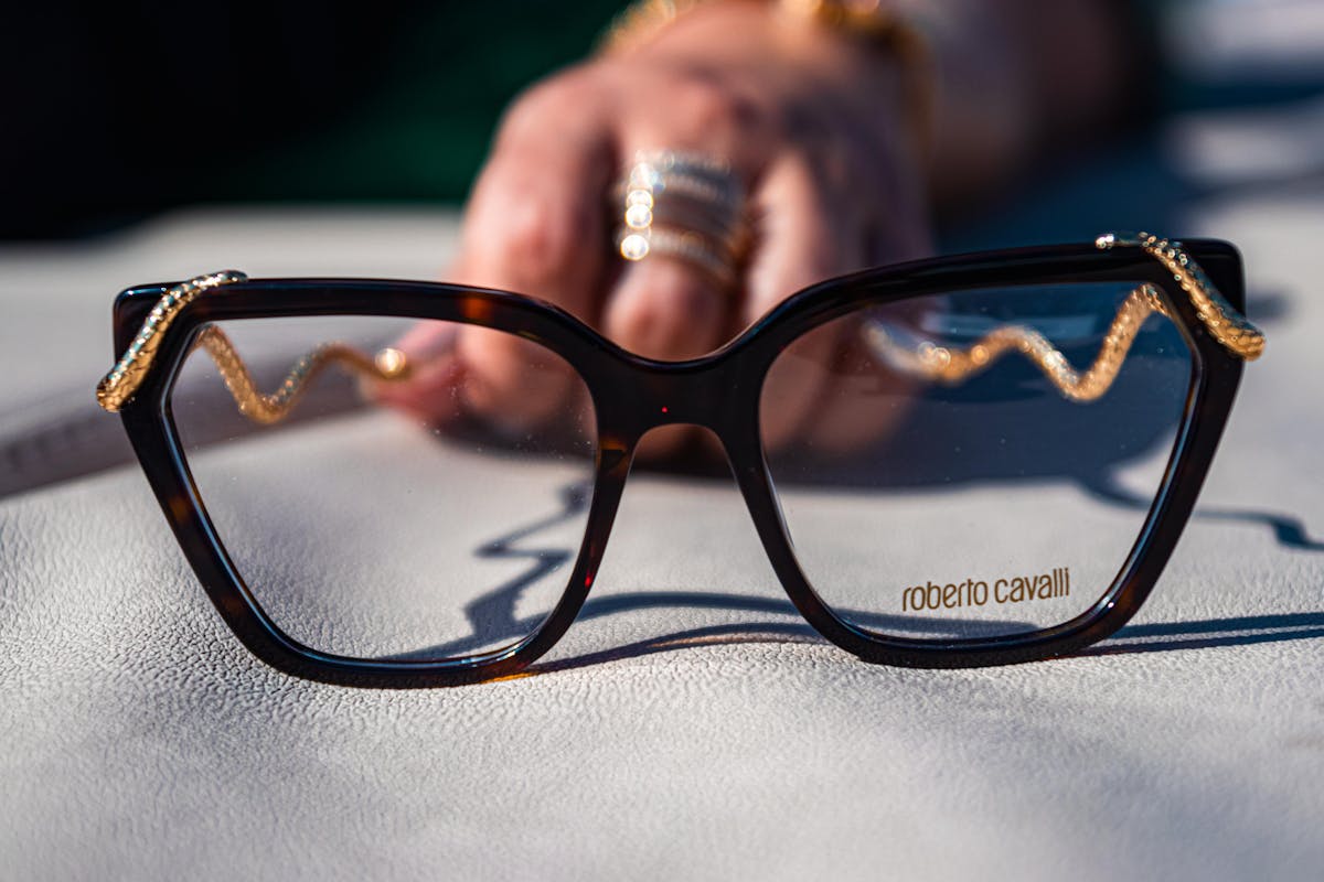 Where Are Cartier Glasses Made? The Ultimate Guide to 5 Iconic Frame Origins 2 where are cartier glasses made luxury eyewear craftsmanship