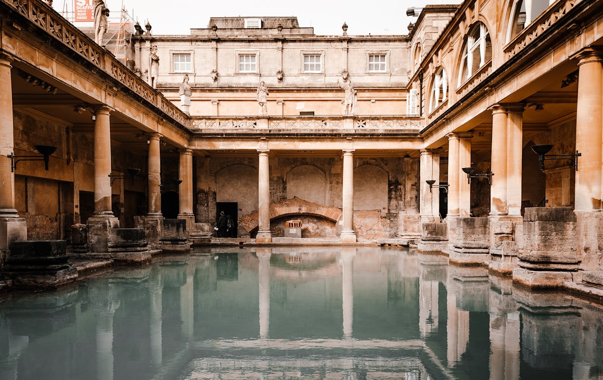 Day trips to Bath from London - Roman Baths historic architecture and Georgian buildings