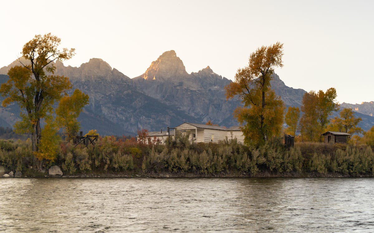 Best Glamping Jackson Hole: Top Wilderness Retreats 1 Best Glamping Jackson Hole: Top Wilderness Retreats - overview and guide