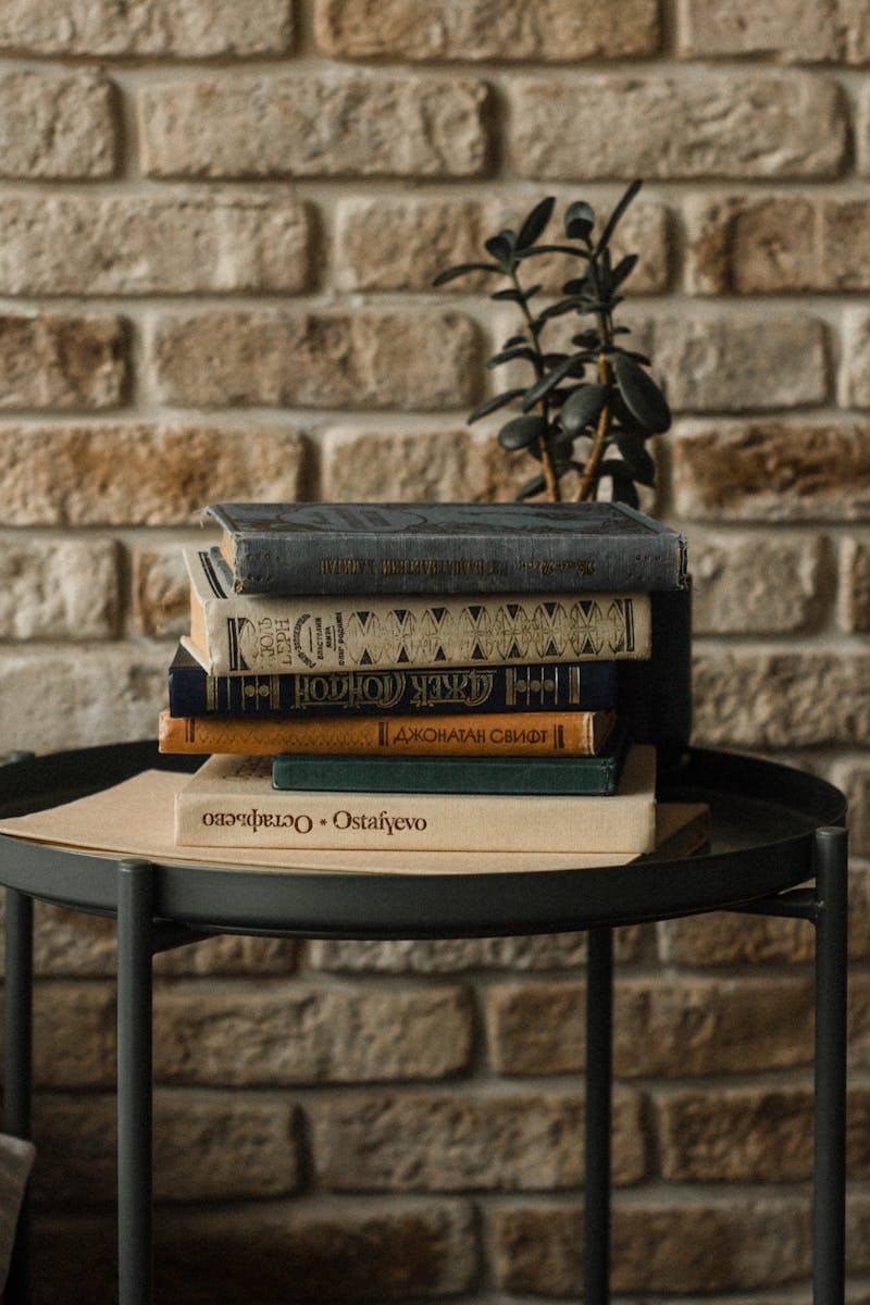 coffee table book stack styling ideas