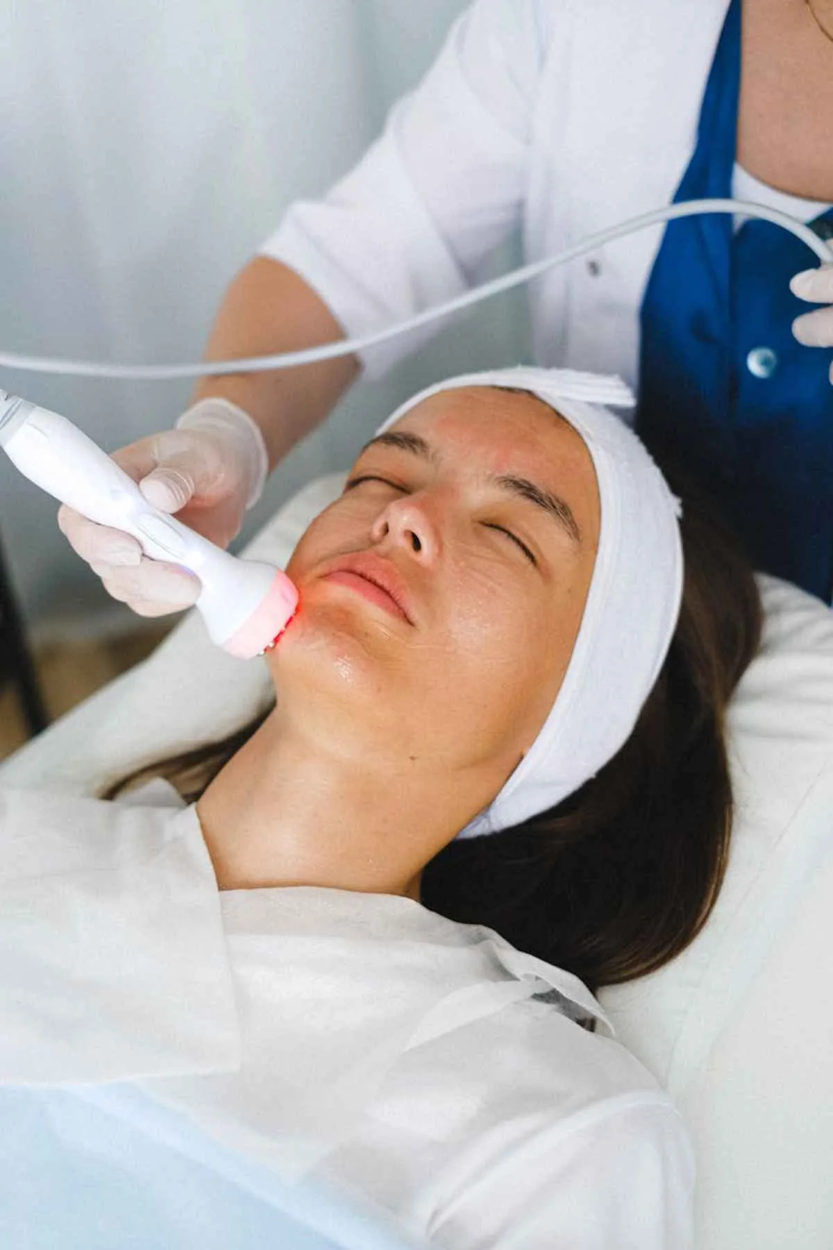 DiamondGlow vs HydraFacial: Is Diamond Glow Facial Better 8 Microneedling derma roller skin treatment collagen