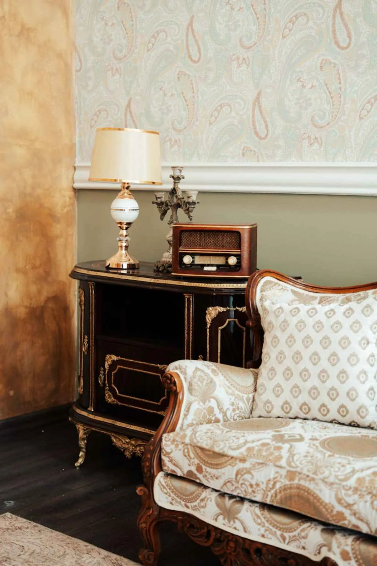 French Country Fireplace Mantels: What to Look for and How to Style Them 13 Classic vintage living room corner antique furniture decor