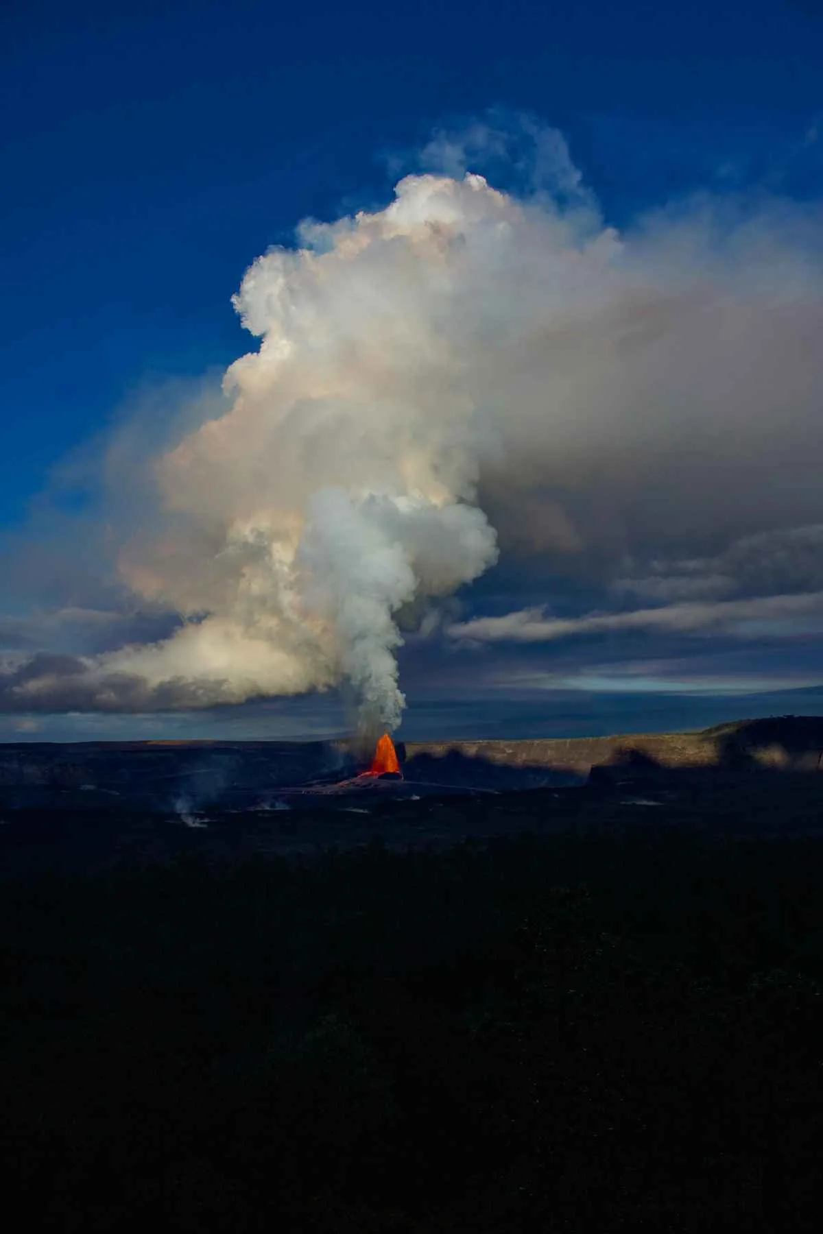 Hawaii Volcanoes National Park eruption Oahu Big Island day trip landscape