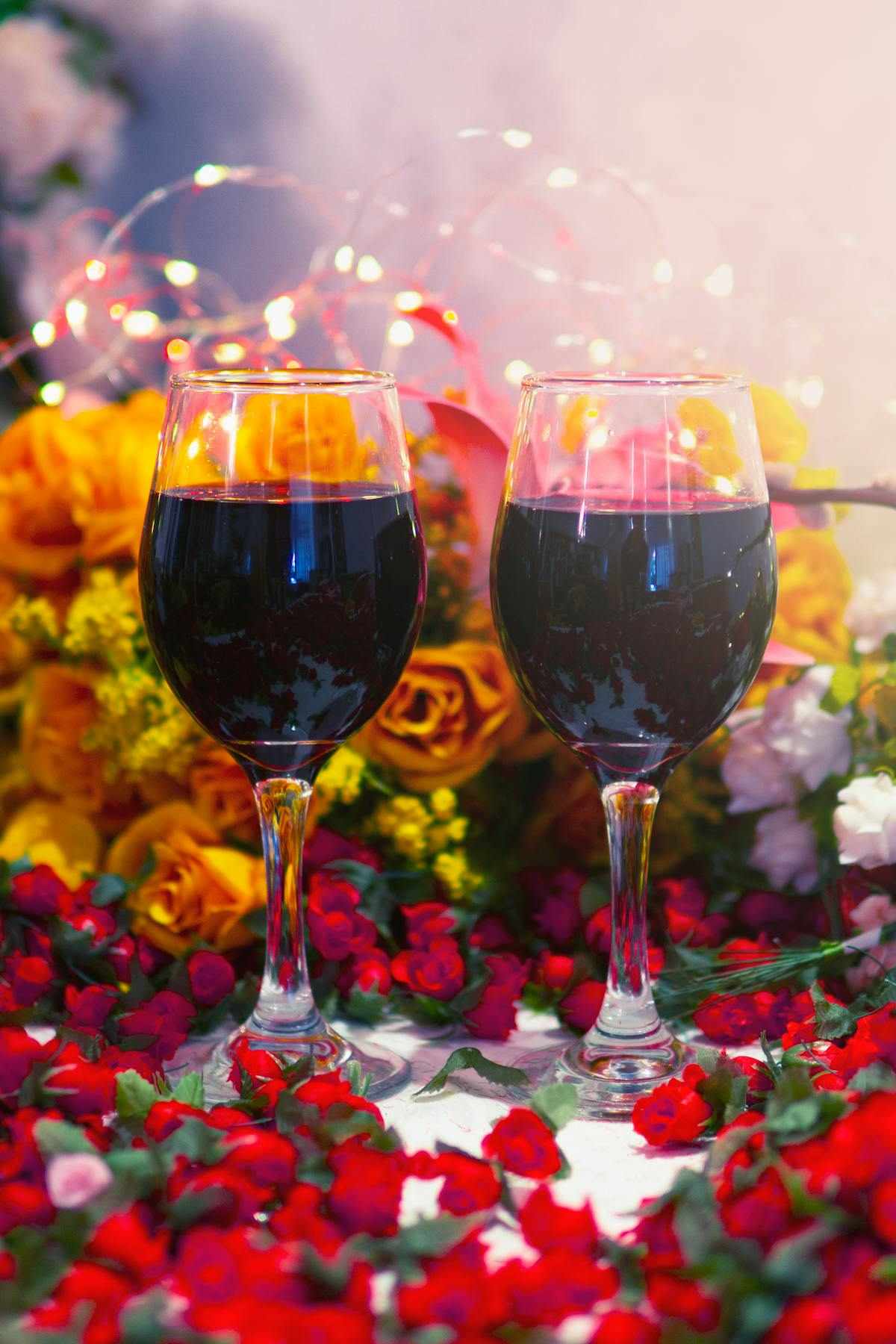 Types of table wine red wine glass featured