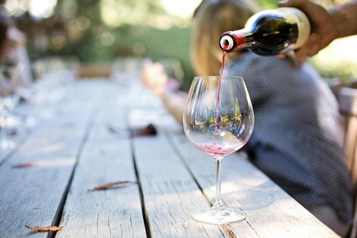 Types of table wine red wine glass with cabernet sauvignon